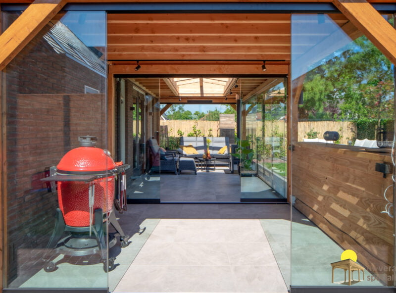 Veranda aan huis 14 Open veranda aan huis met barbeque