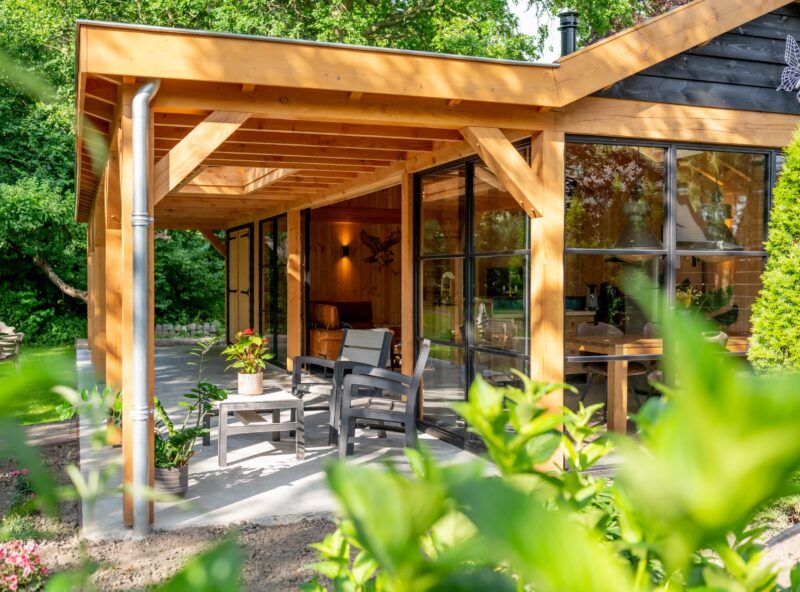 Luxe tuinhuis 2 Luxe tuinhuis met open buitenzit