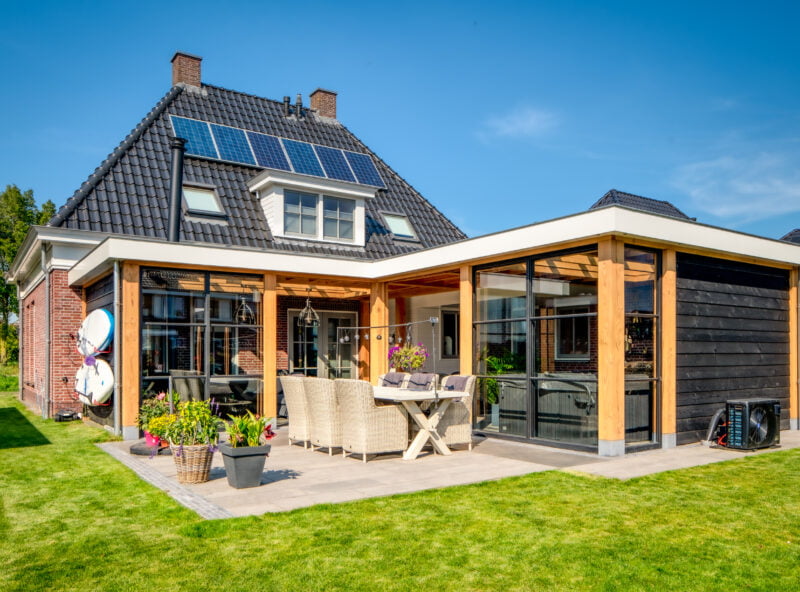 Tuinkamer op maat 2 Hoekvormige tuinkamer op maat
