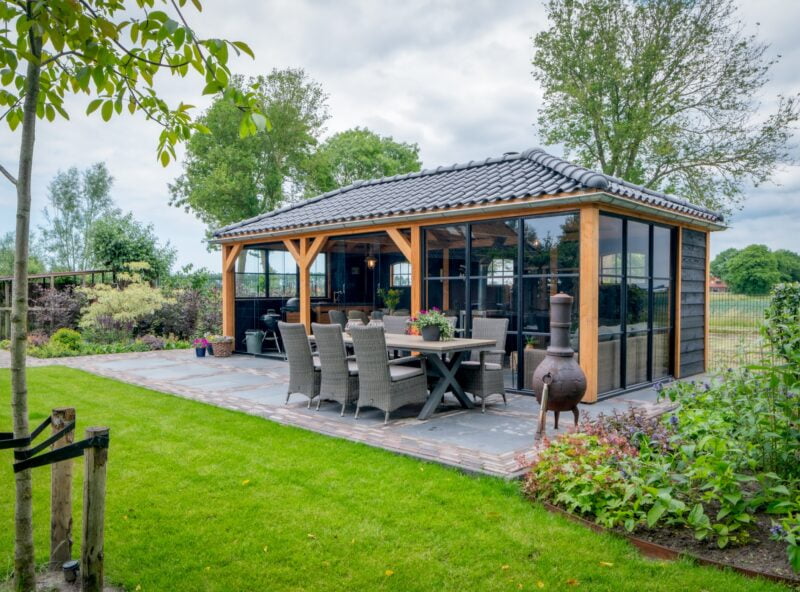 Tuinkamer op maat 5 Tuinkamer op maat met glazen wand